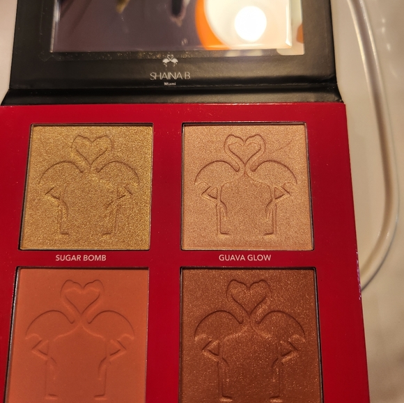 New Miami blush and highlight palette - Picture 4 of 6